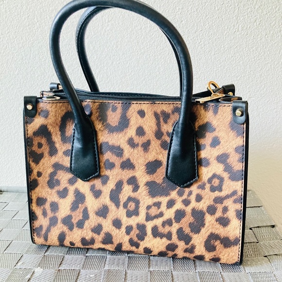Michael Kors cheetah small satchel - Picture 5 of 8